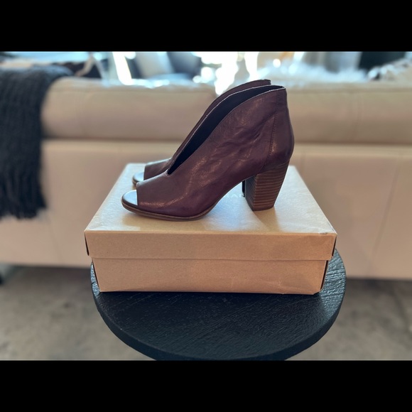 Lucky Ankle Booties - Picture 3 of 5